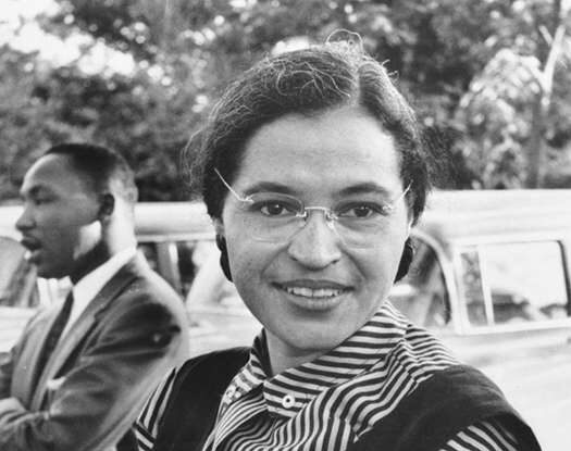 Sitzen zu bleiben kann Anfang oder frühes Ende einer Revolution sein. Rosa Parks blieb am 1. Dezember 1955 sitzen, als sie aufgefordert wurde ihren Sitzplatz zu räumen. Es folgten Verhaftung und wenig später der bis dahin größte Aufstand der nicht weißen Bevölkerung, die damals vor dem Gesetz Menschen zweiter Klasse waren. Wie wird man Revolutionary-Leader?